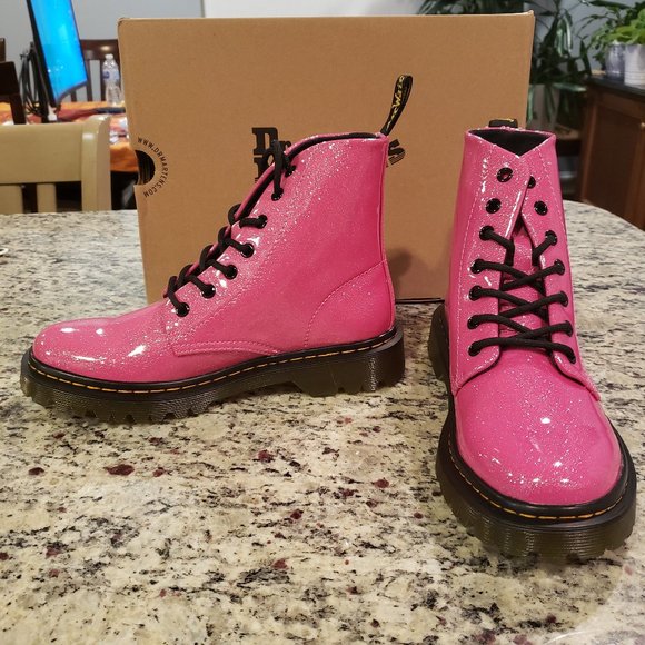 NEW Dr. Marten Luana Boot in Hot Pink Size 7US - Picture 2 of 8